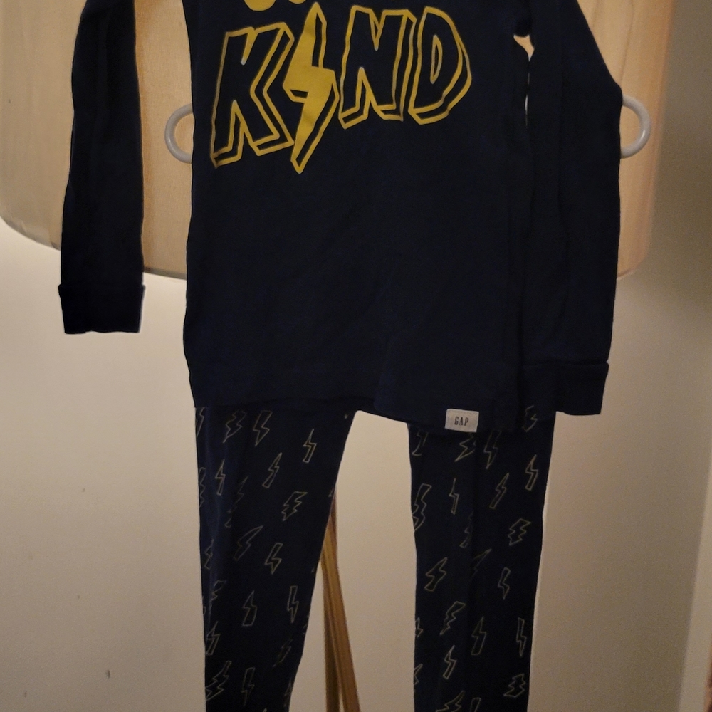 Gap toddler boy pajamas